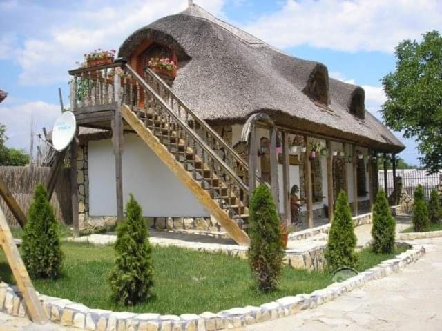 Casa cu flori Murighiol Exterior foto