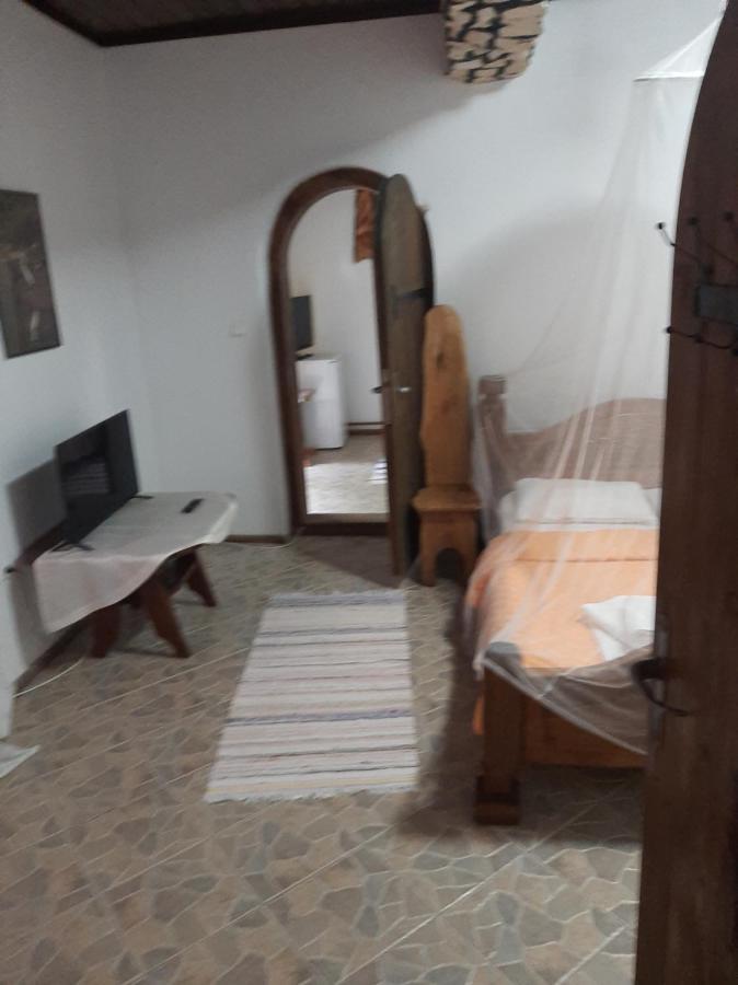 Casa cu flori Murighiol Exterior foto